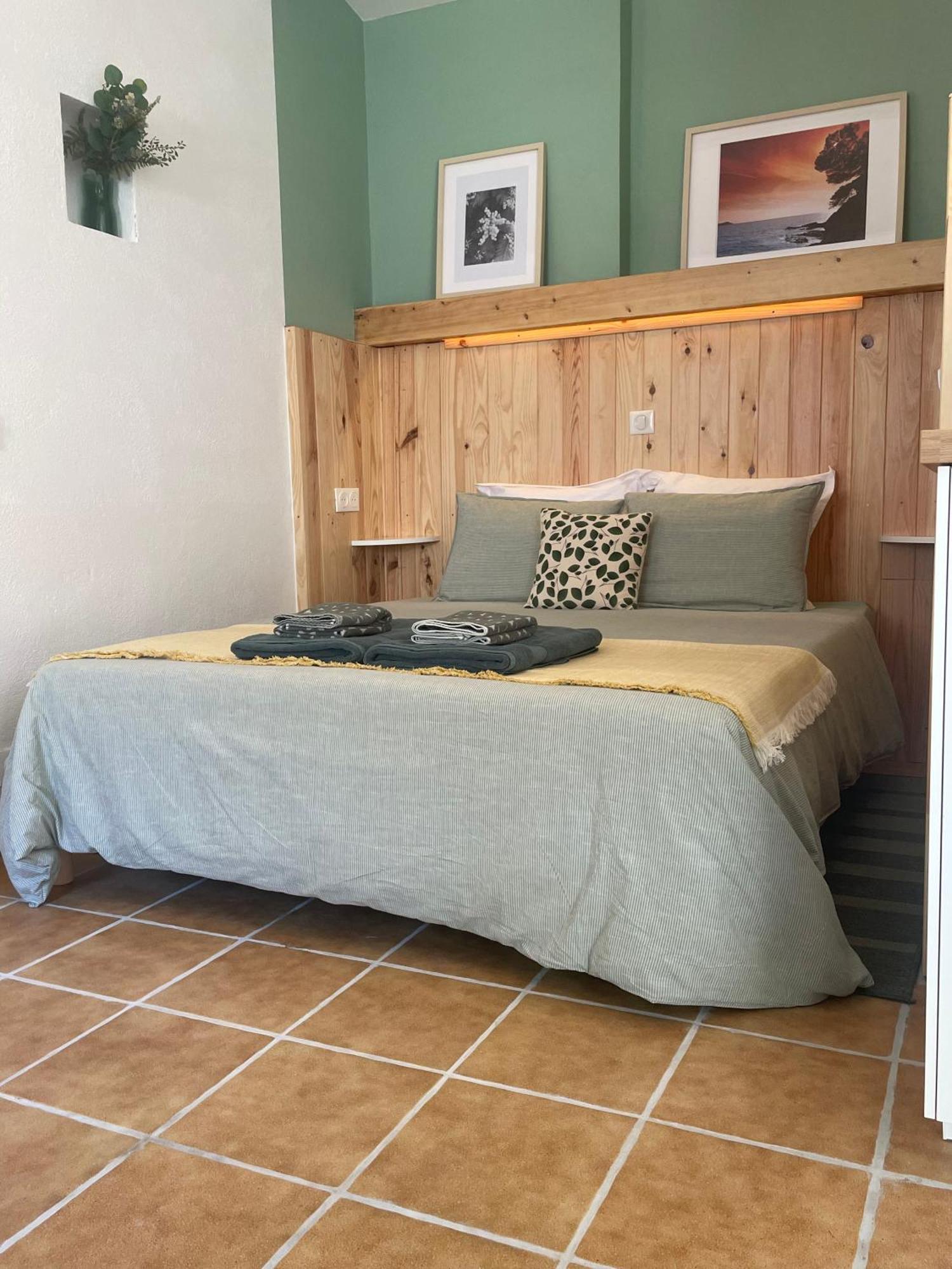 Cosy Studio - Place Du Figuier Bormes-les-Mimosas Kültér fotó